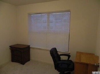 Foto del edificio - 6205 Addison Dr