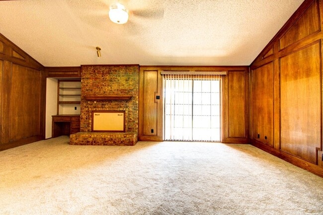 Building Photo - 758 Brighton Ln