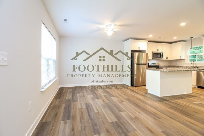 Foto del edificio - 4-Bedroom Gem in Williamston—Don’t Miss This!