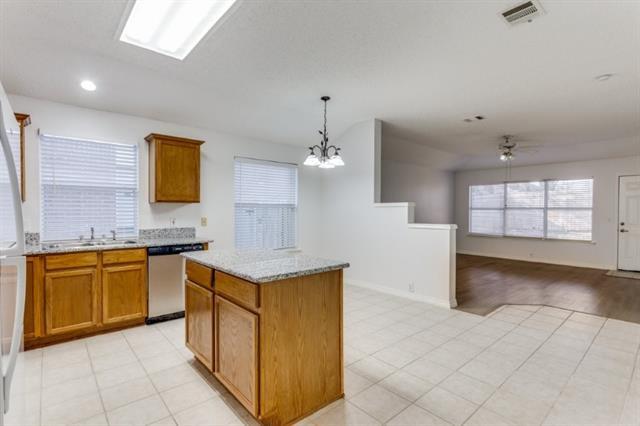 Foto del edificio - 8440 Orleans Ln
