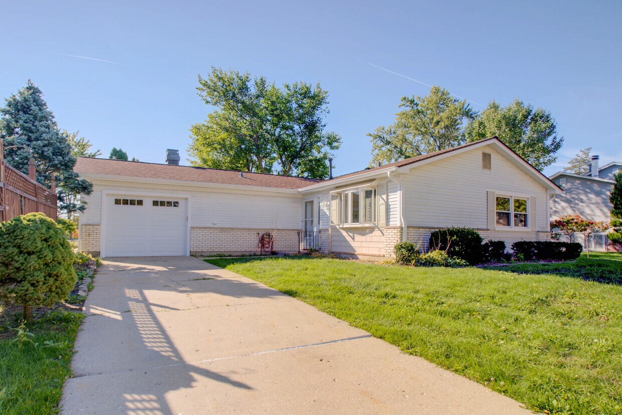 4436 Trailside Ct, Hoffman Estates, IL 60192 House for Rent in