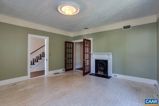 Building Photo - 217 9th St NW