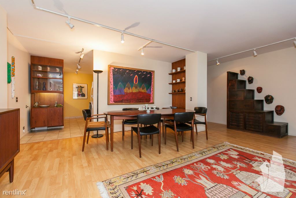 Foto principal - 2440 N Lakeview Ave