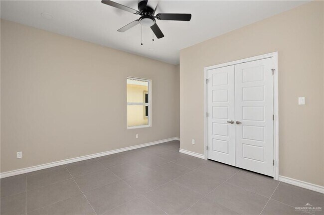 Building Photo - 6811 N 59th Ln