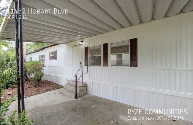 Foto del edificio - 11452 Hobart Blvd