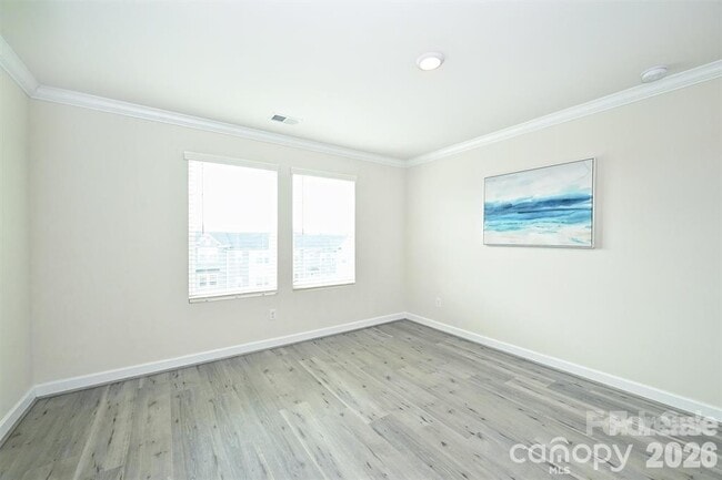 Foto del edificio - 2410 Arbor Loop Dr