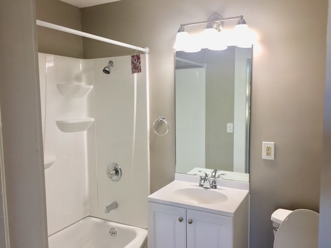 Foto del edificio - 1402 E Lincoln Ave