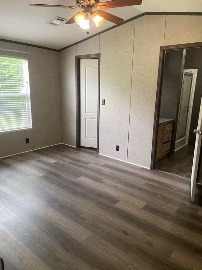 Foto del edificio - 16303 Dundee Rd