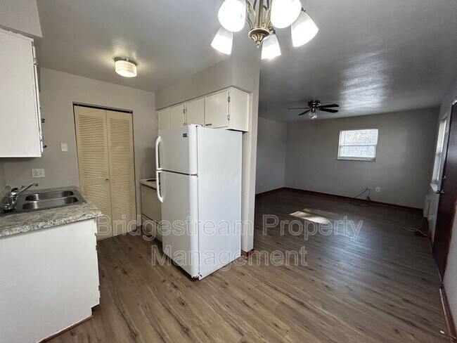 Foto del edificio - 226 E Nottingham Rd
