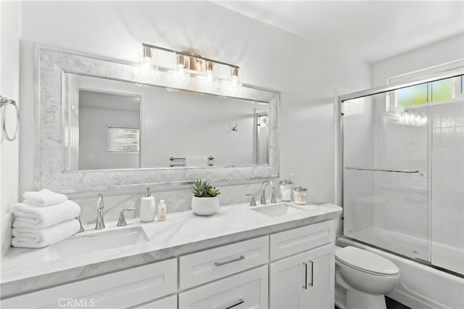 Building Photo - 7425 Garden Grove Ave