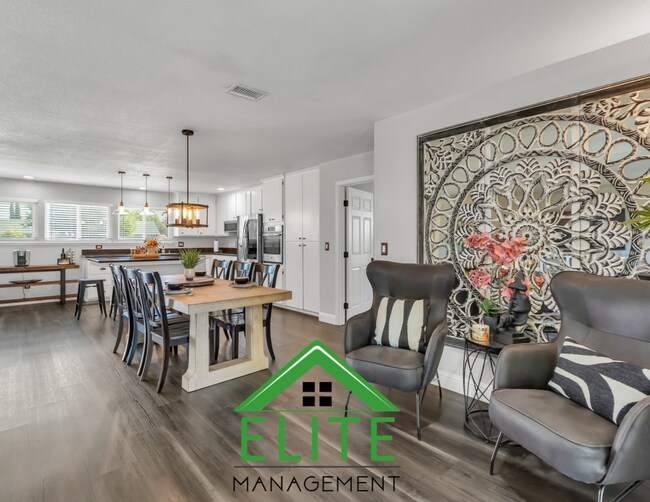 Foto del edificio - A Beautifully Maintained 3-Bedroom Home in...