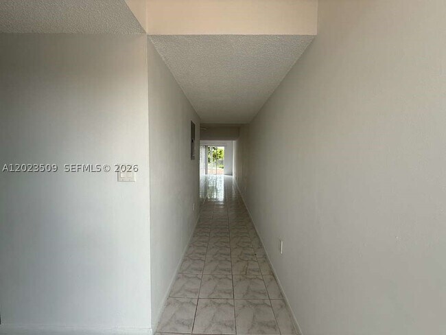 Building Photo - 1137 NW 123rd Ct