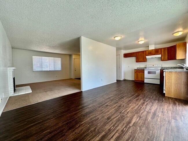 Foto del edificio - Don't miss this beautiful gem at 4486 Brec...