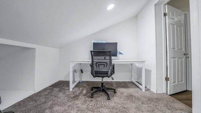 Foto del edificio - 6040 River Trace Rd