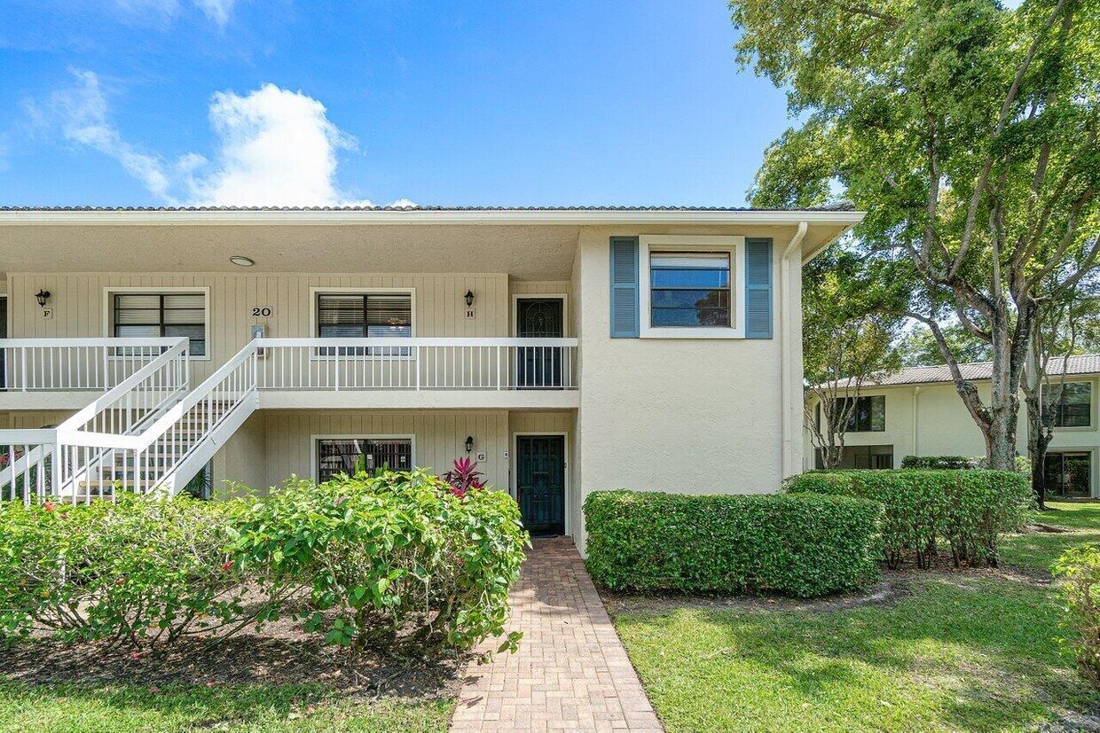 20 Westgate Ln Unit 20h, Boynton Beach, FL 33436 Condo for Rent in