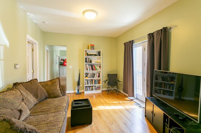 Foto del edificio - 2701 N Richmond St