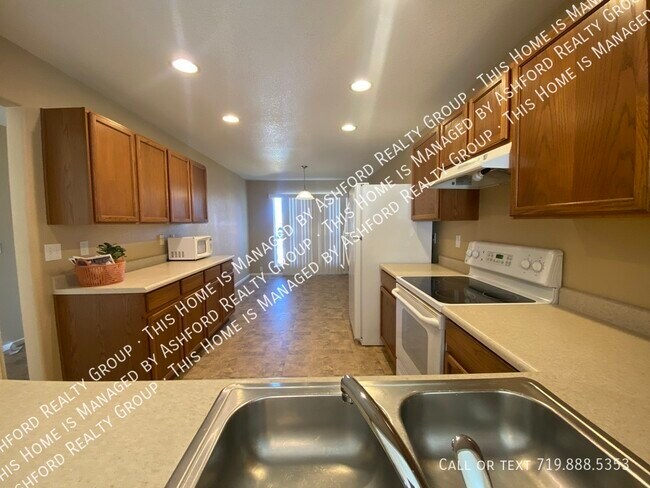 Foto del edificio - 6724 Harvey Ln