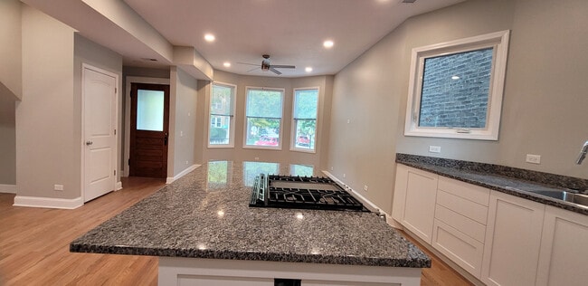Foto del edificio - 2131 W Grace St
