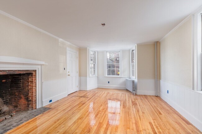 Building Photo - 14 Boardman St