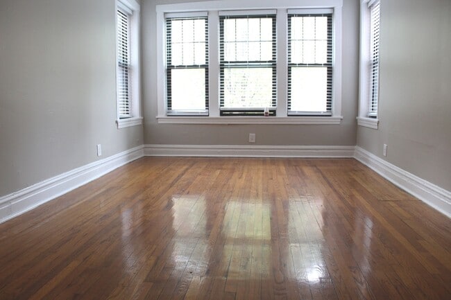 Building Photo - 5024 N Winthrop Ave