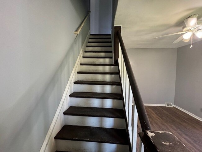 Building Photo - 3br 1bath Twin Home for Rent in Easton PA