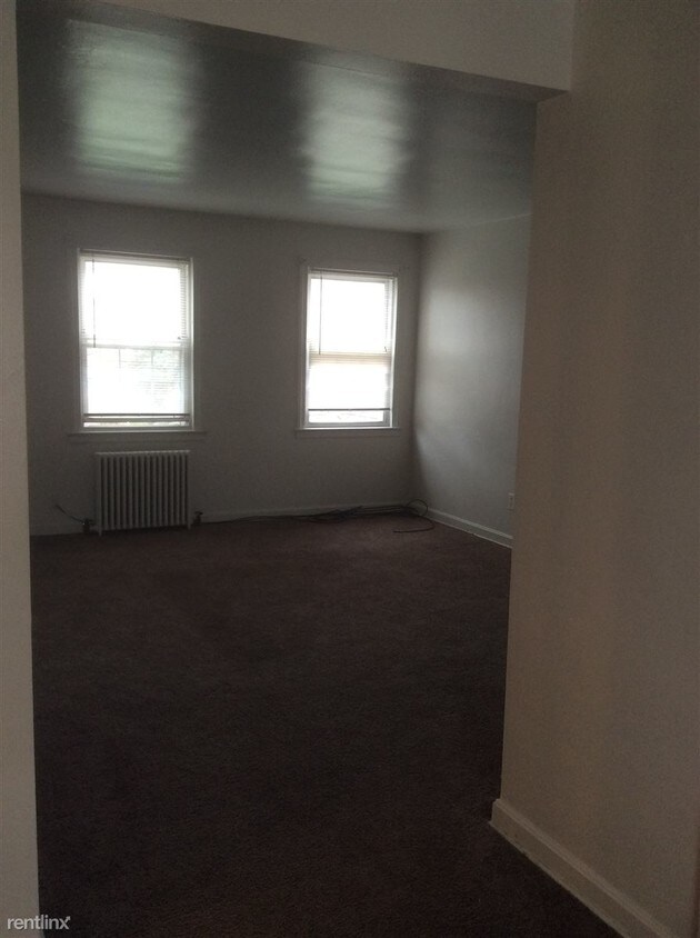 2487 Noble Rd, Cleveland Heights, OH 44121 Condo for Rent in