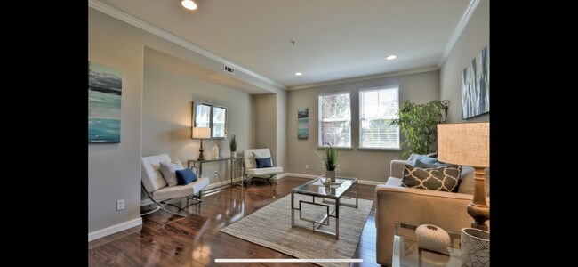Building Photo - 2101 Winepol Loop