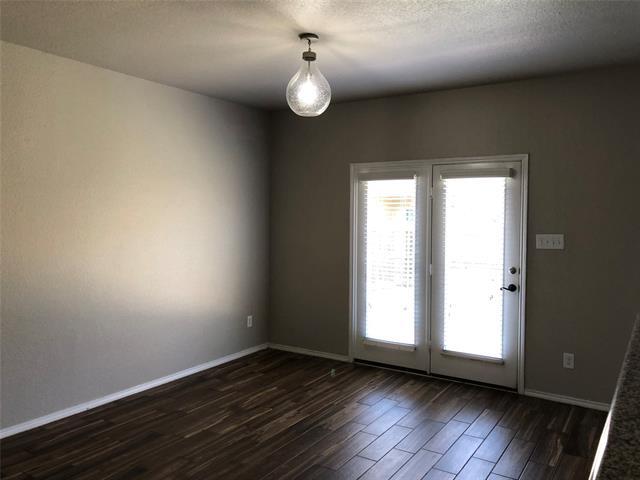 Foto del edificio - 3717 Peach Blossom Rd