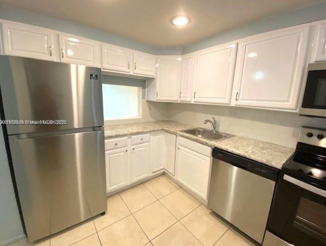 Primary Photo - 7831 N Colony Cir