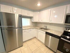 Building Photo - 7831 N Colony Cir