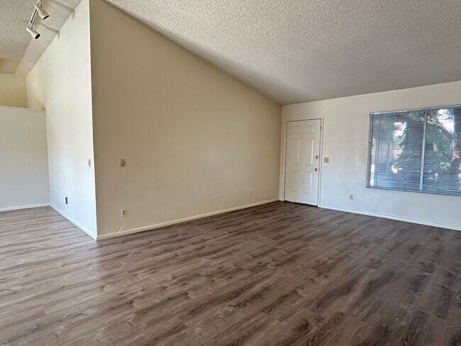 Foto del edificio - Low-Maintenance Living with Private Pool in Chandler