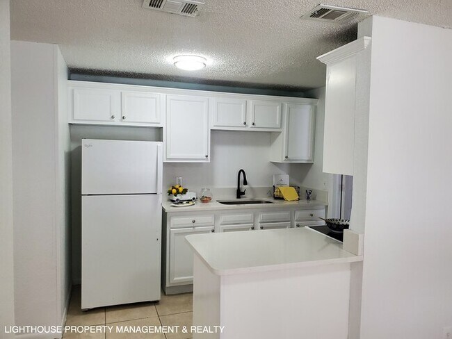 Foto del edificio - Charming 4 Bed/2 Bath Home!