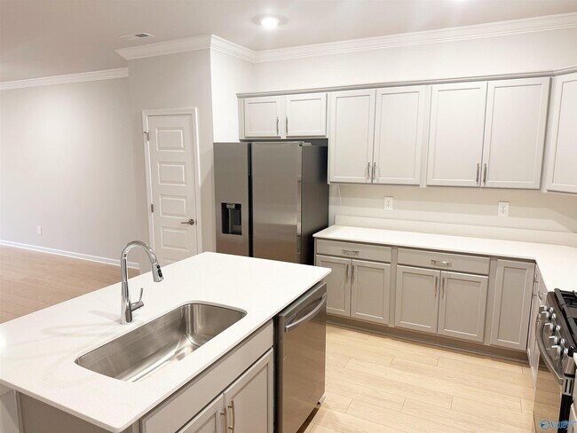 Foto del edificio - 6057 Gardner Maples Dr SE