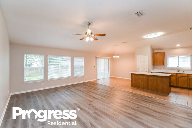 Building Photo - 11415 Oaklawn Rd