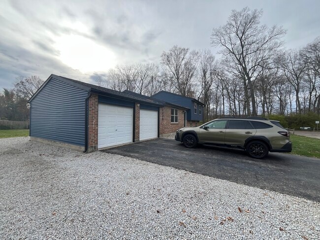 Building Photo - 4235 Straight Arrow Rd