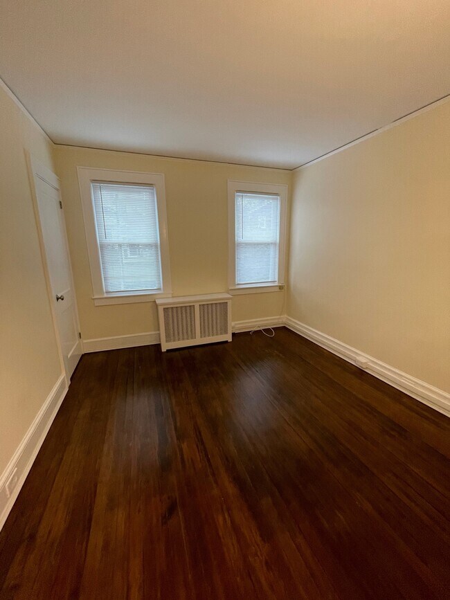 Living Room - 25 Livingston Pl