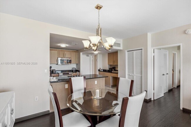 Foto del edificio - 10275 Collins Ave