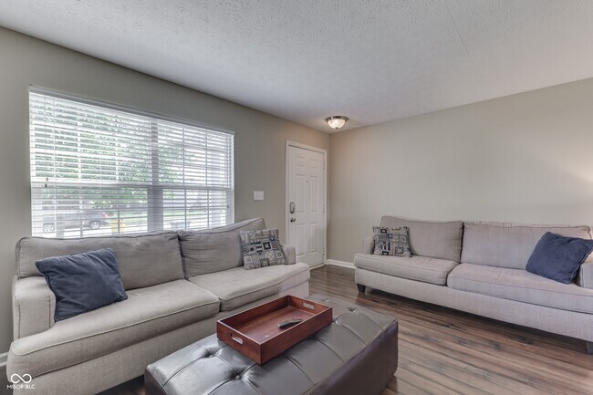 Building Photo - 12343 Jaguars Dr