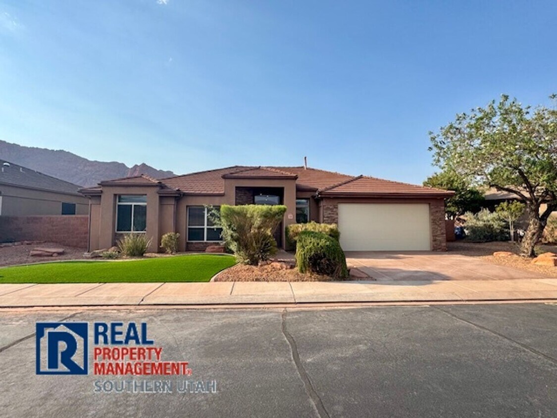 Foto principal - Copper Canyon 3 Bedroom Home
