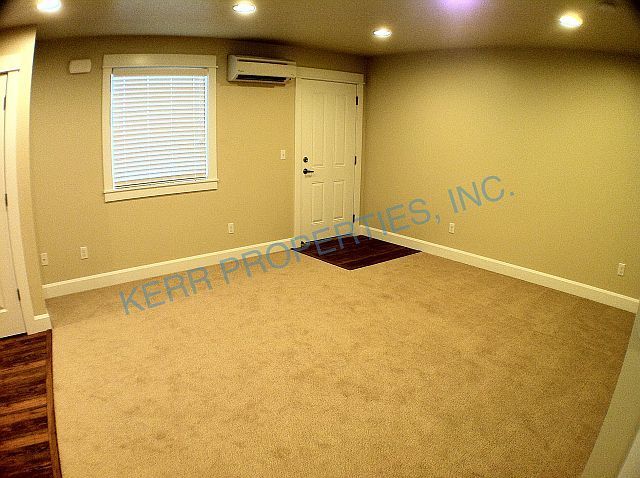 Building Photo - Charming 2-Bed Apartment with Granite Coun...
