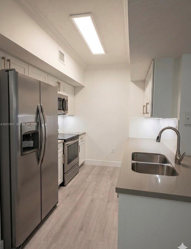 Foto del edificio - 140 SW 117th Ave
