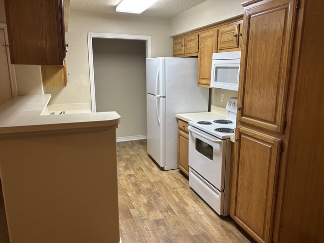 Kitchen - 112 Tawakoni Trl