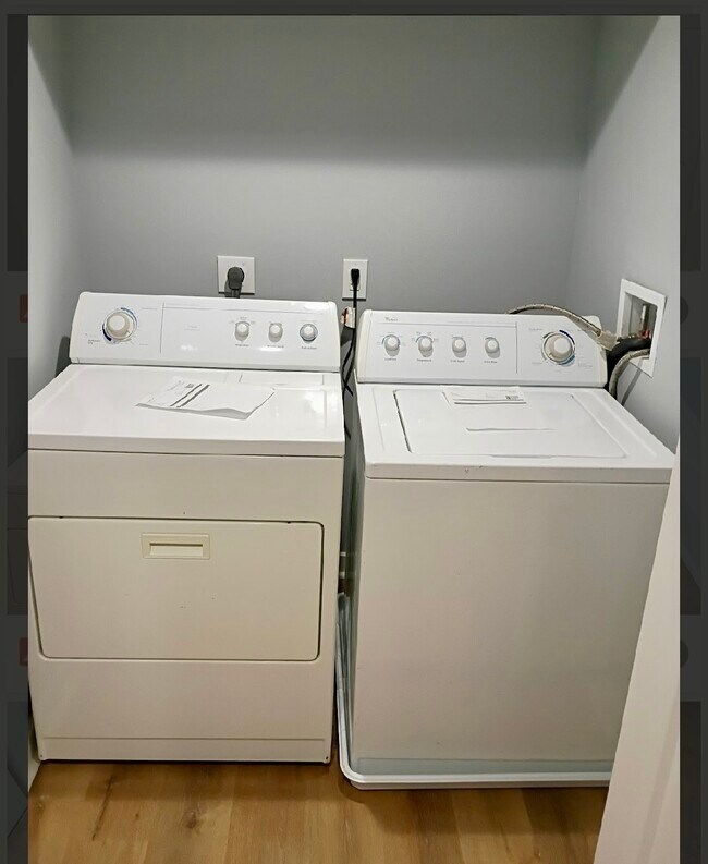 Foto del edificio - 2525 E Biddle St