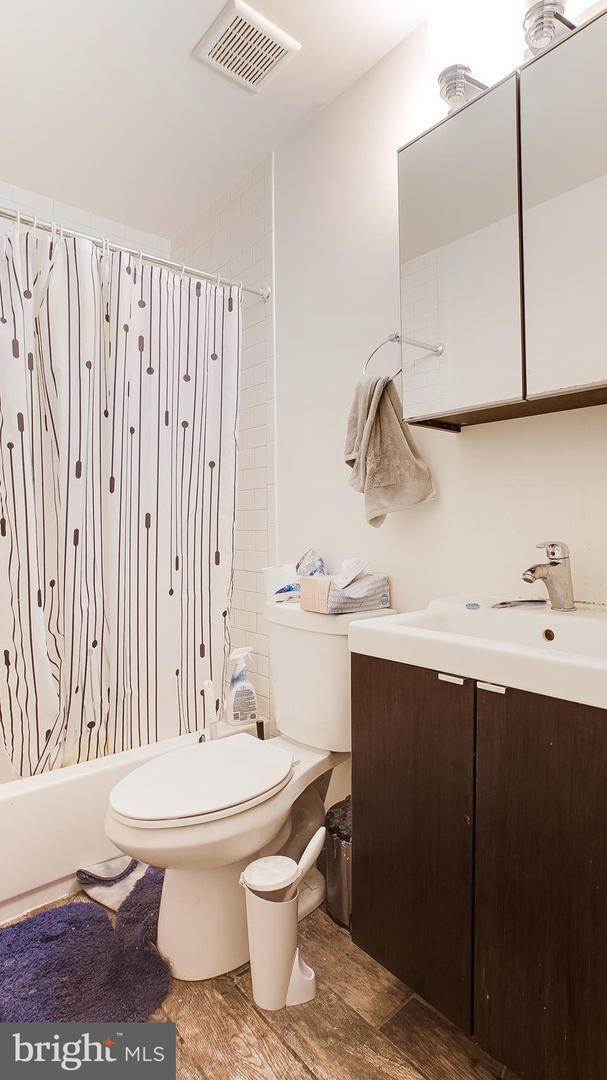 Building Photo - 5117 Pine St