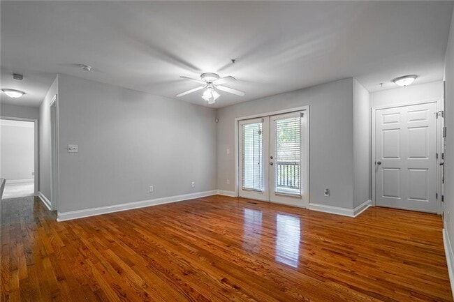 Foto del edificio - 402 Madison Ln S E