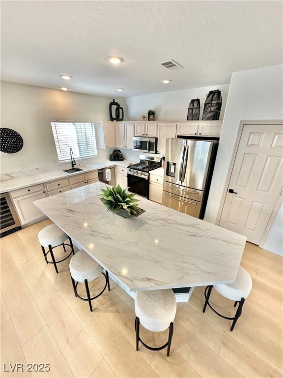 Building Photo - 10195 Queensbury Ave