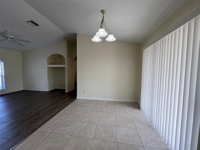 Foto del edificio - 7450 Blutter Rd