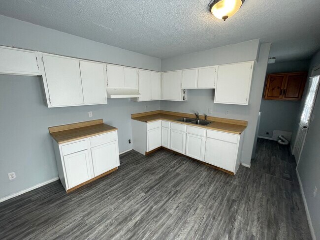 Foto del edificio - 924 Blue Ridge Dr