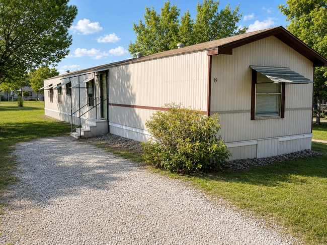 Building Photo - 200 Murls Lake Rd