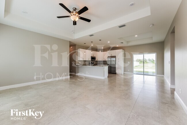 Building Photo - 3757 NE 14th Ave